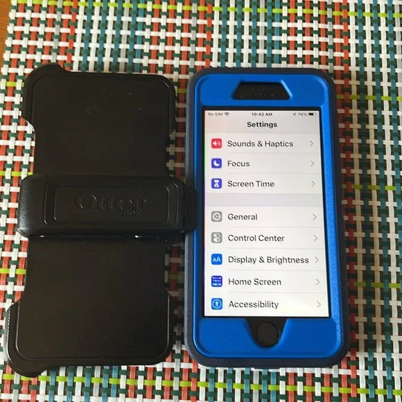 IPhone 7 Battery 95% Phone Is Unlocked 128Gigs Of Memory Black.